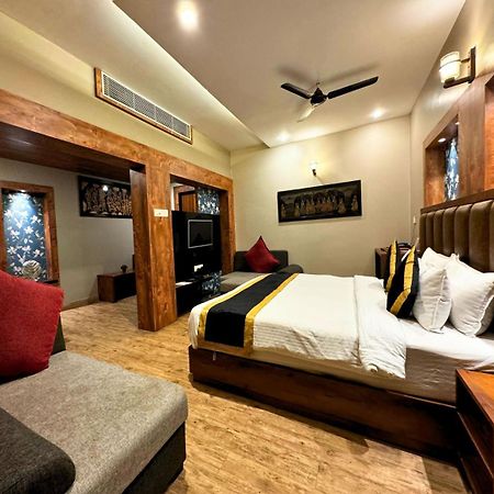 Hotel Runway Inn Pura Raghunath Экстерьер фото