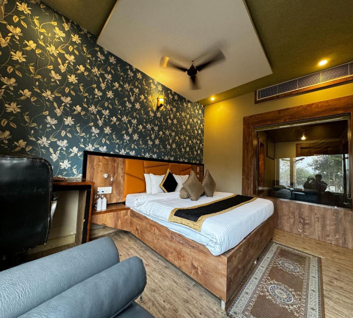 Hotel Runway Inn Pura Raghunath Экстерьер фото
