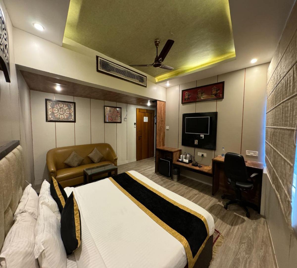 Hotel Runway Inn Pura Raghunath Экстерьер фото