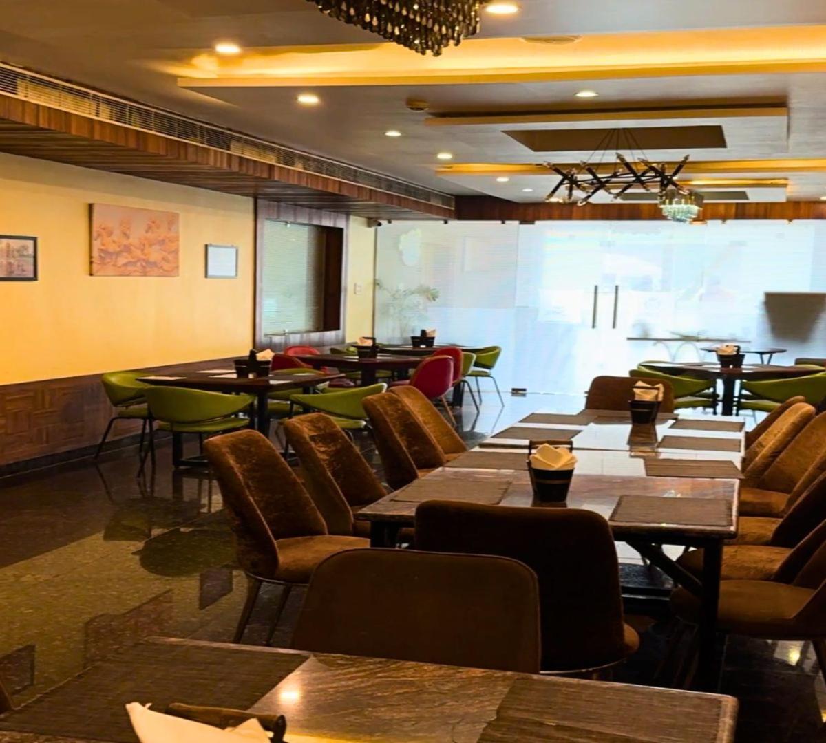 Hotel Runway Inn Pura Raghunath Экстерьер фото