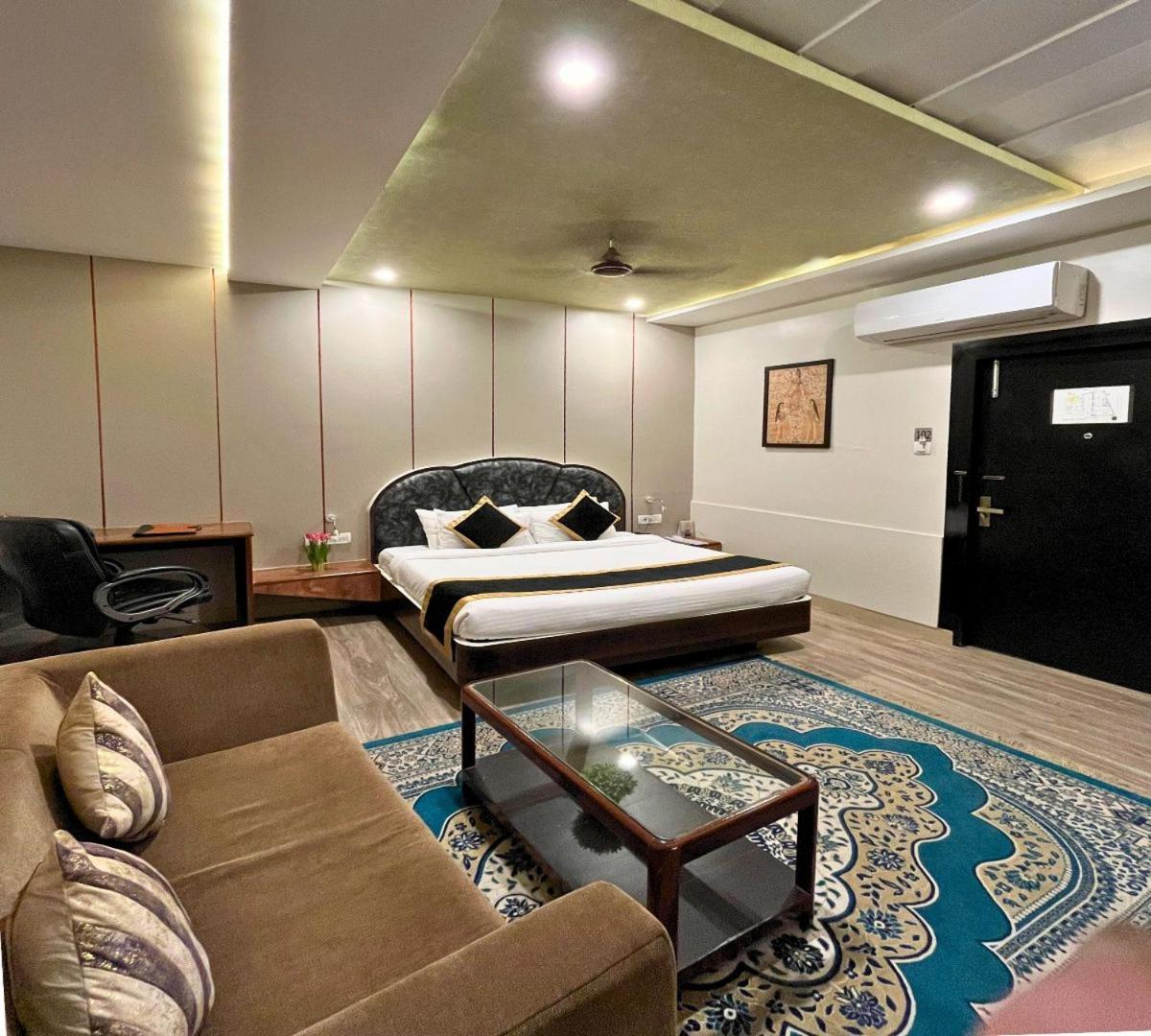 Hotel Runway Inn Pura Raghunath Экстерьер фото