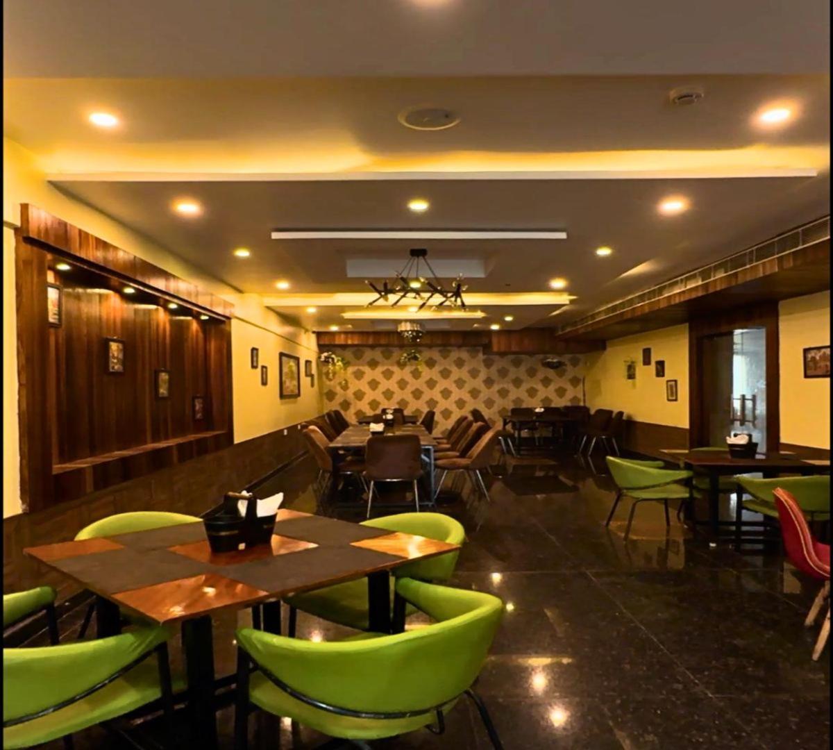 Hotel Runway Inn Pura Raghunath Экстерьер фото