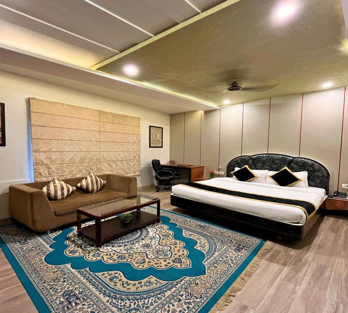Hotel Runway Inn Pura Raghunath Экстерьер фото