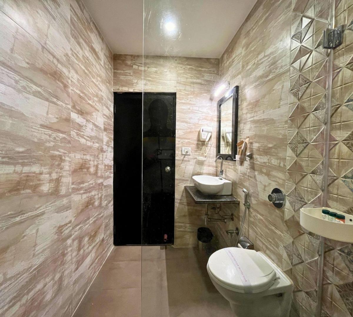 Hotel Runway Inn Pura Raghunath Экстерьер фото