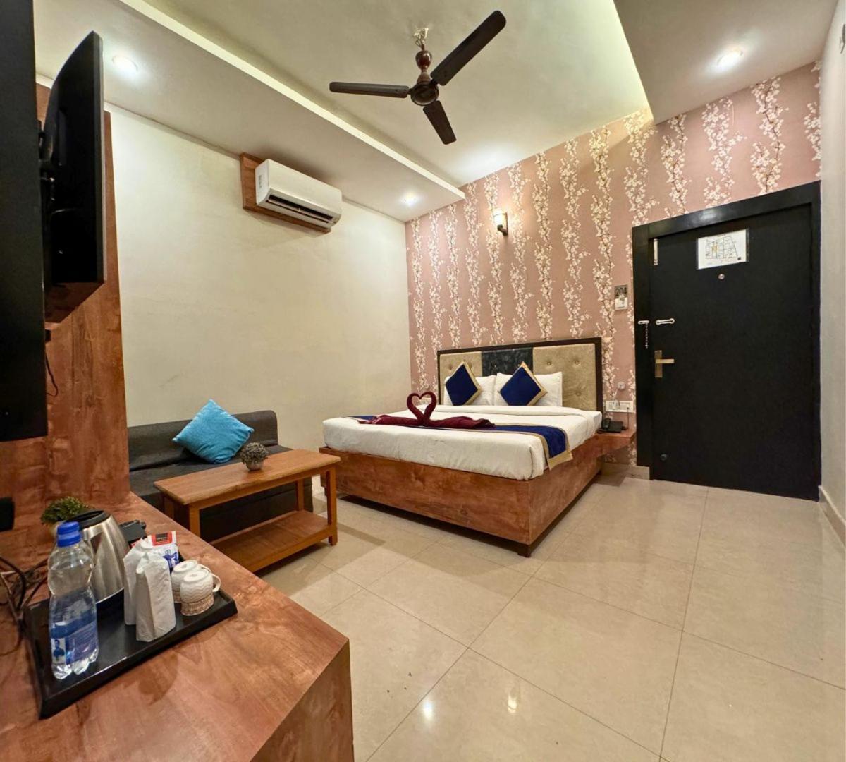 Hotel Runway Inn Pura Raghunath Экстерьер фото