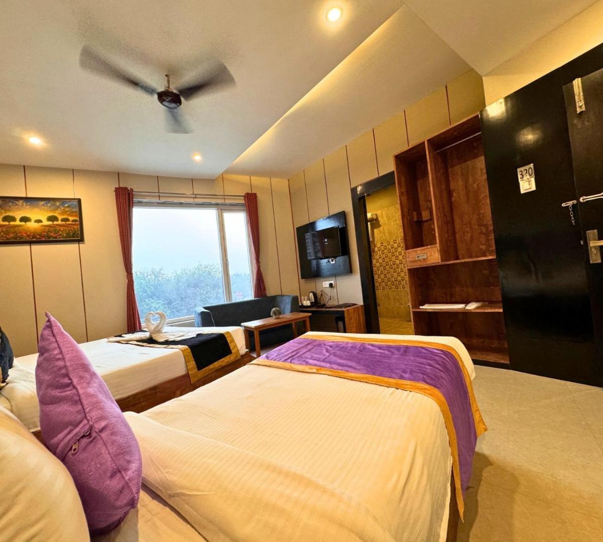 Hotel Runway Inn Pura Raghunath Экстерьер фото